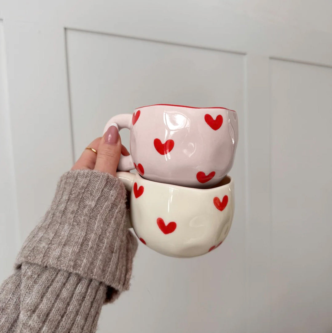 Keramische mok voor thuis met hartjesmotief