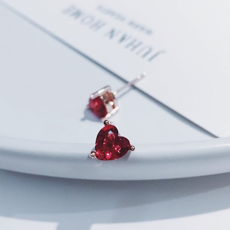 Oorbellen met gefacetteerde zirkonia hartjes voor dames