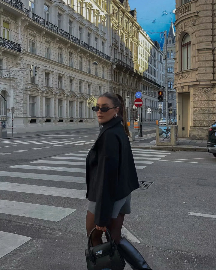 Damesjas met brede revers - Rebeca