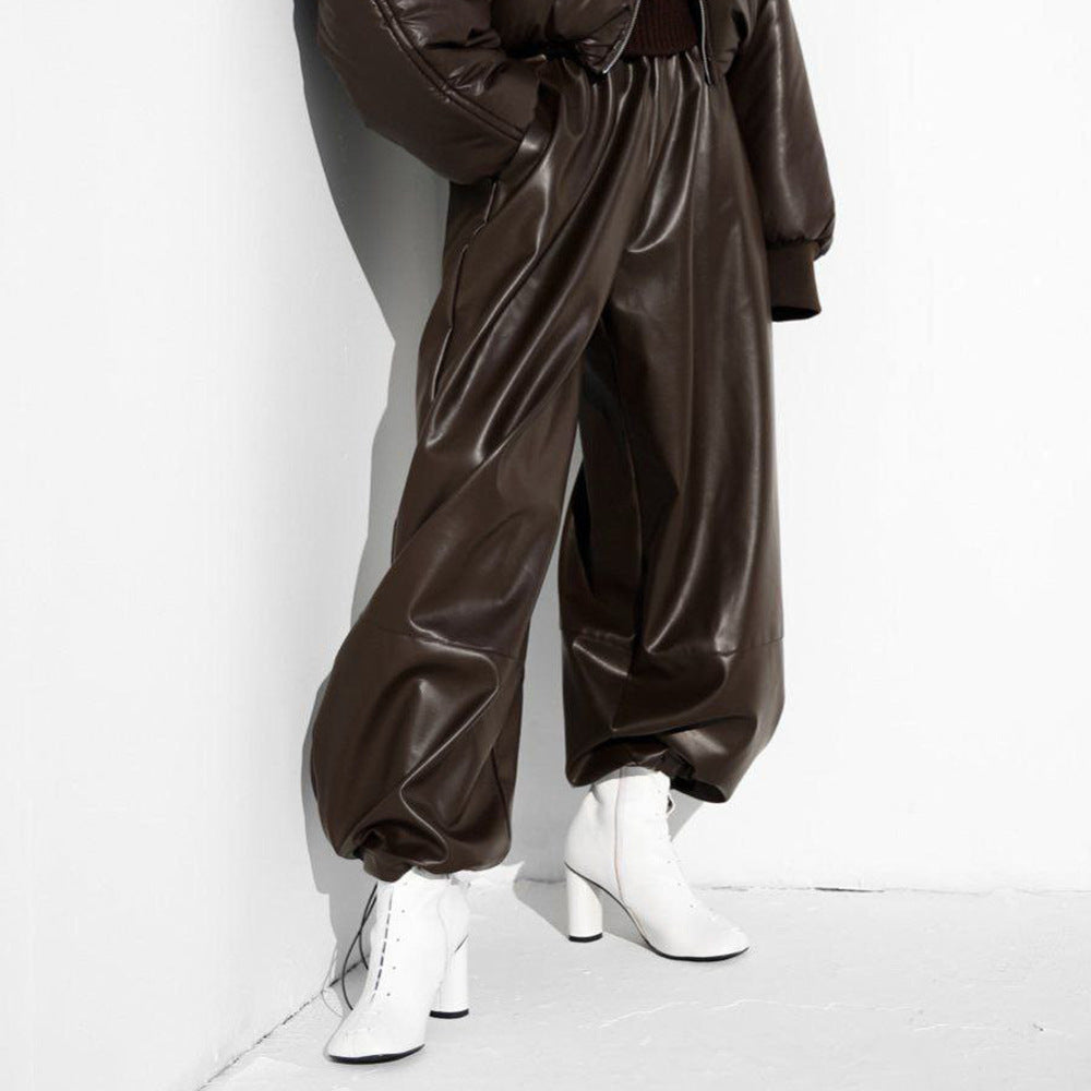 Damesbroek met leereffect en zoom met vetersluiting - Eirenne