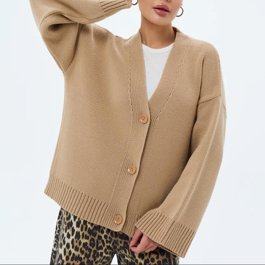 Dik gebreid damesvest met relaxte pasvorm - Uveris