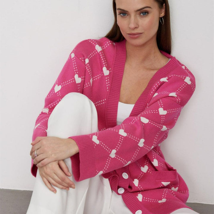 Gebreid damesvest met knopen en hartjesprint - Leeni