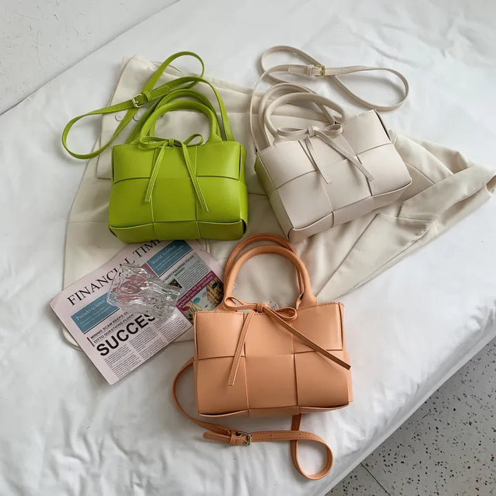 Kleine schoudertas met gevlochten effect - Lía