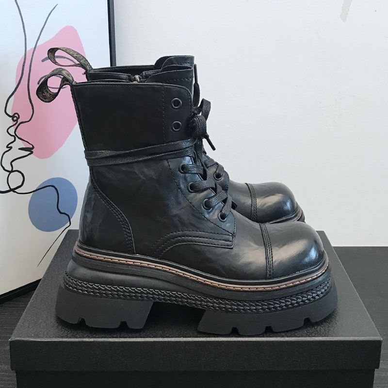 Korte dameslaarzen met stevige zool en zijrits - Elviora