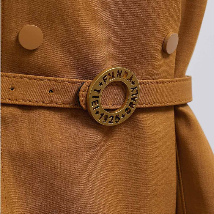 Peplum jack met opvallende kraag en getailleerd ontwerp - Gemma