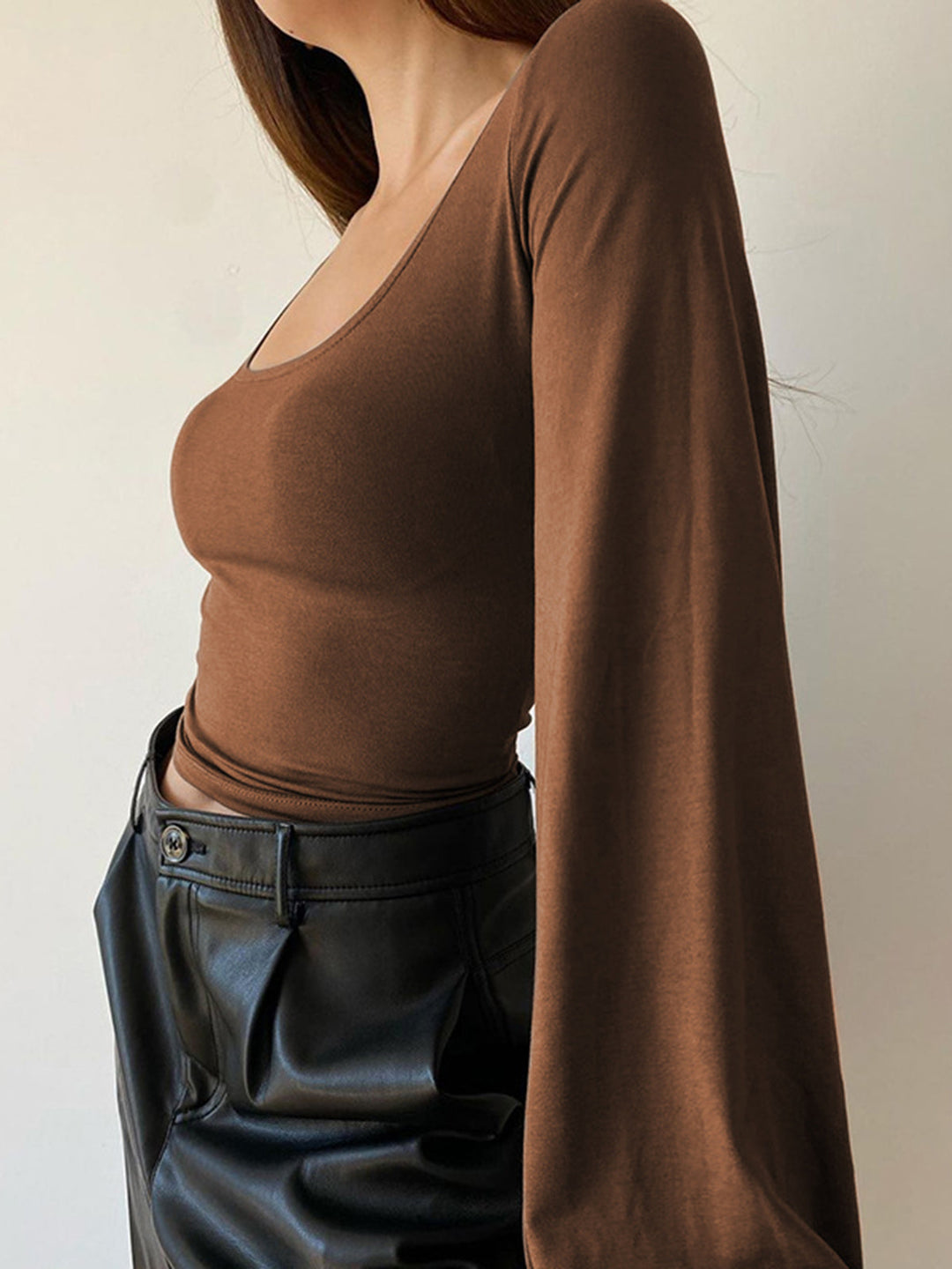 Alexa - Vierkante hals blouse met pofmouwen