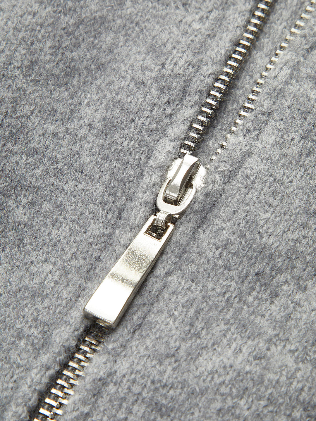 Gebreid damesvest met open hals - Svanhildr