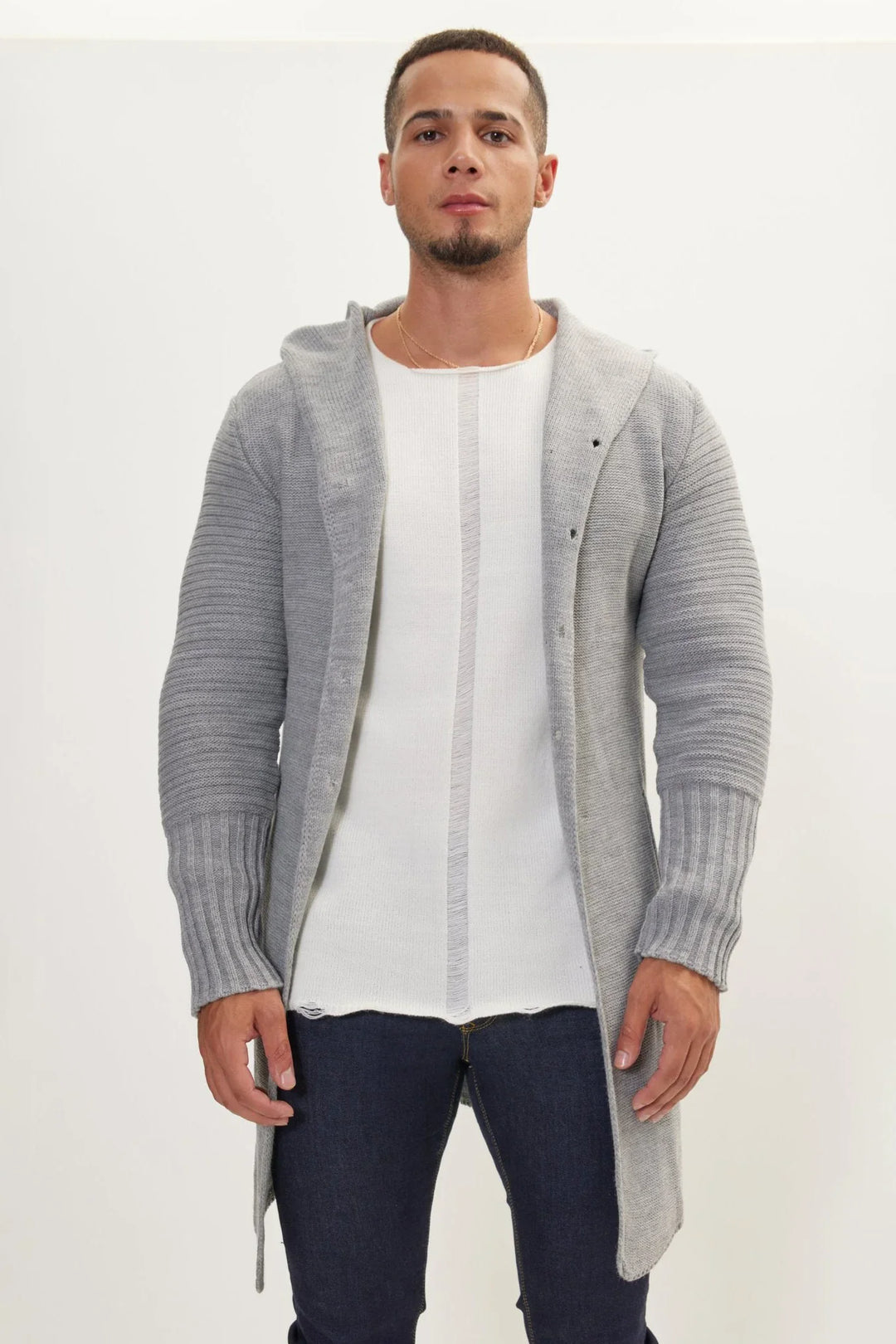 Lang gebreid vest met capuchon en knopen - Baptiste
