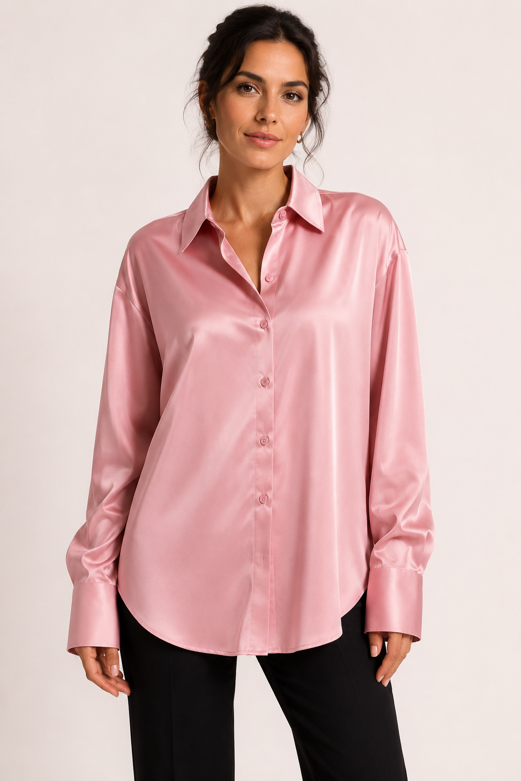 Satijnen damesblouse met lange mouwen en knoopsluiting aan de voorkant - Hannelore