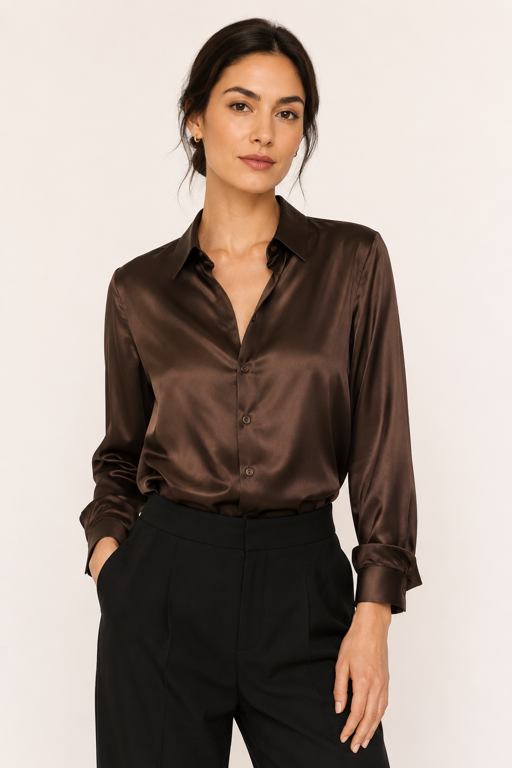 Satijnen damesblouse met lange mouwen en knoopsluiting aan de voorkant - Hannelore