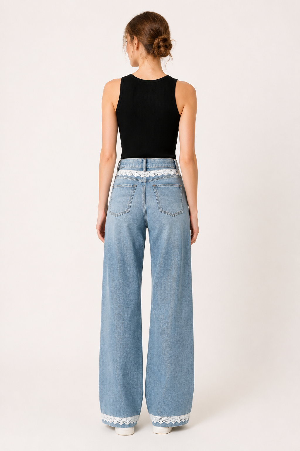 Damesjeans met wijde pijpen en hoge taille, voorzien van kanten details - Irma
