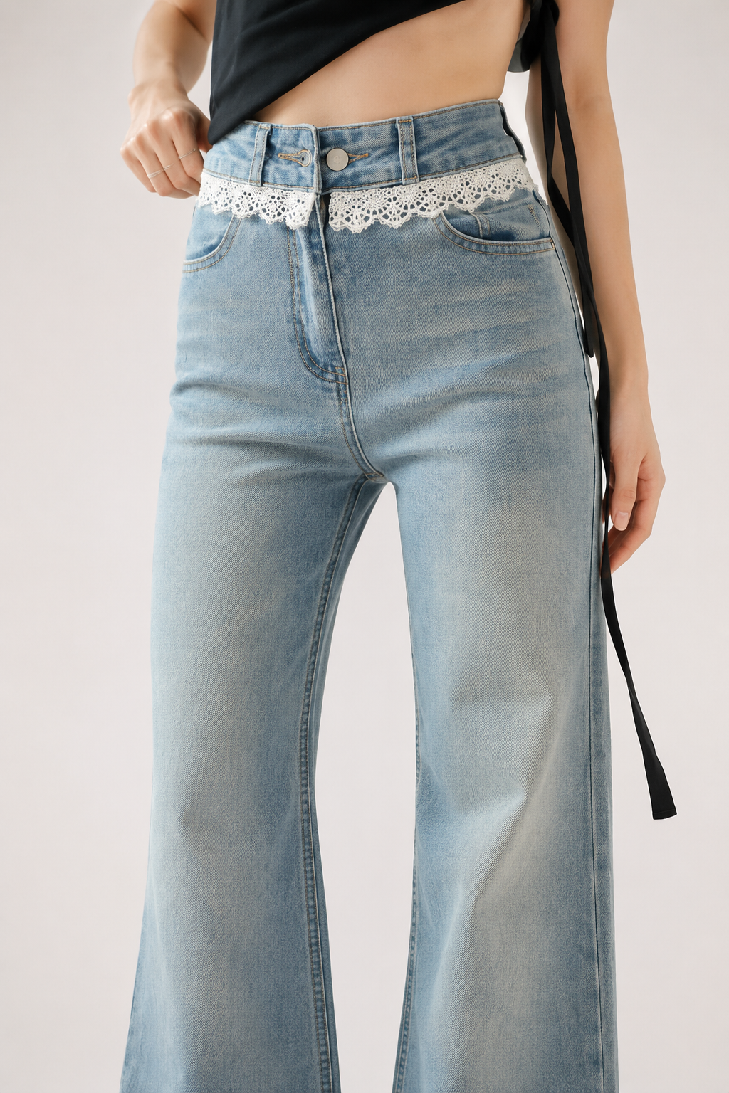 Damesjeans met wijde pijpen en hoge taille, voorzien van kanten details - Irma