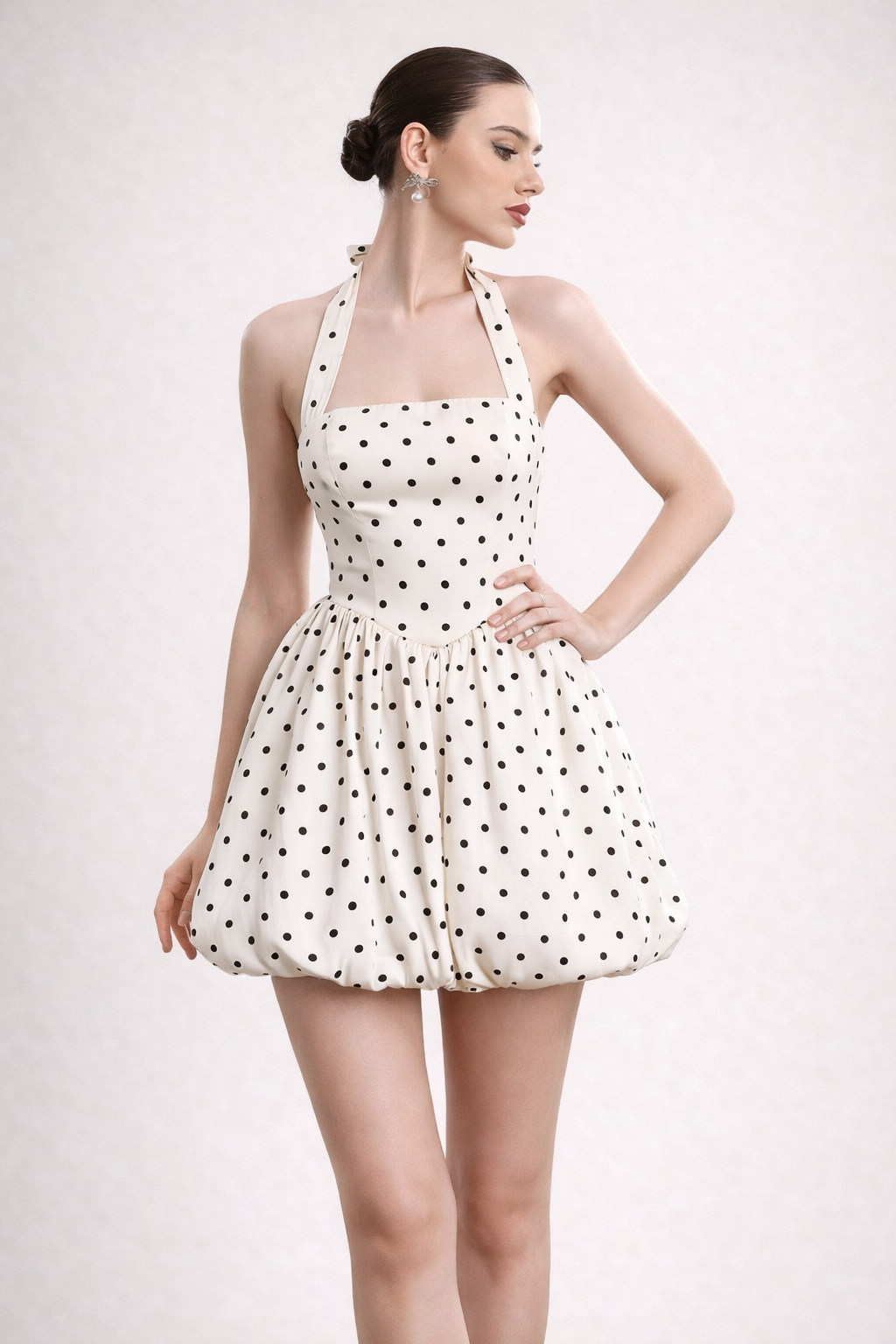 Kort damesjurkje met halternek en ballonrok - Doris