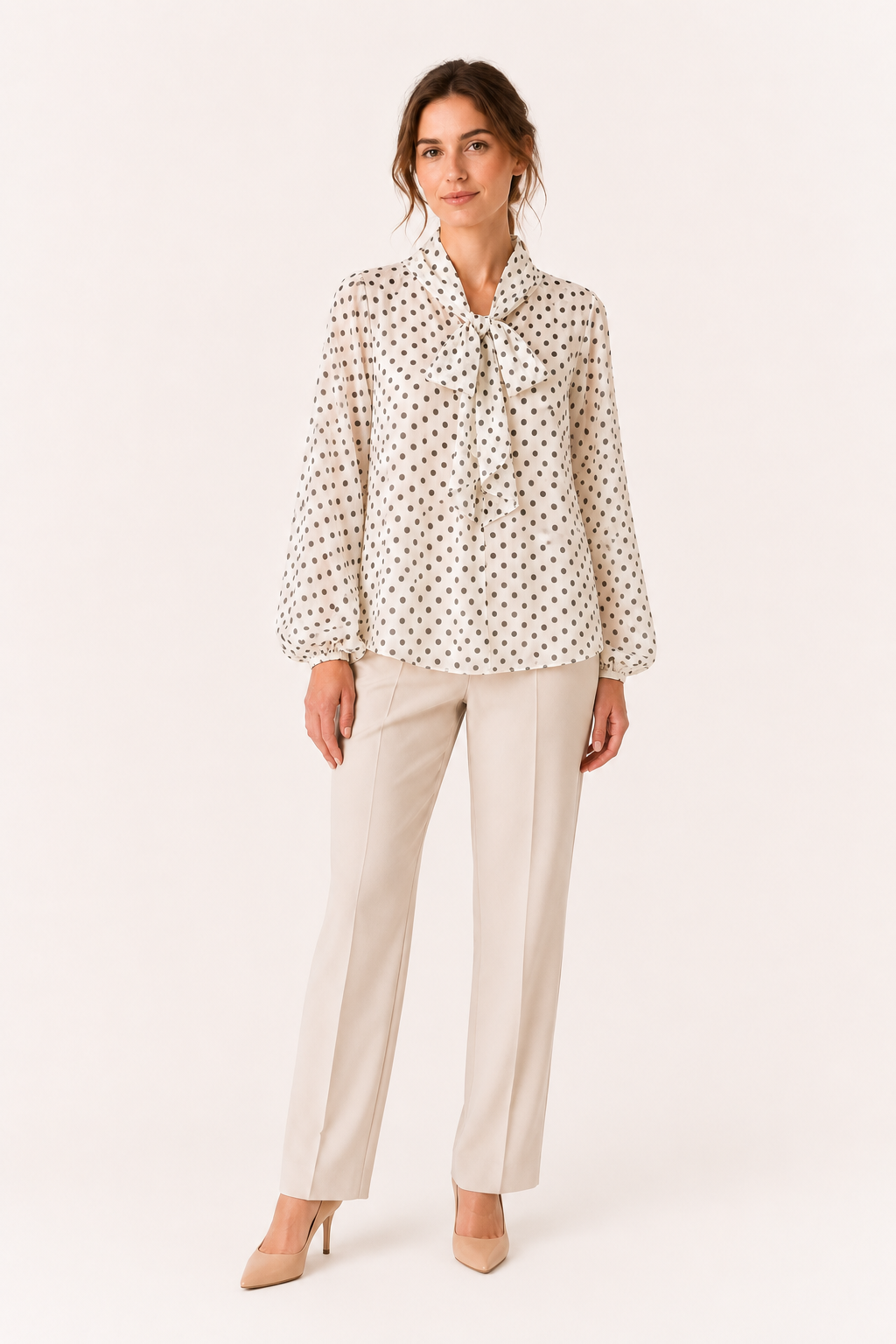 Damesblouse met stippen en lange mouwen, voorzien van een strik - Hannelore