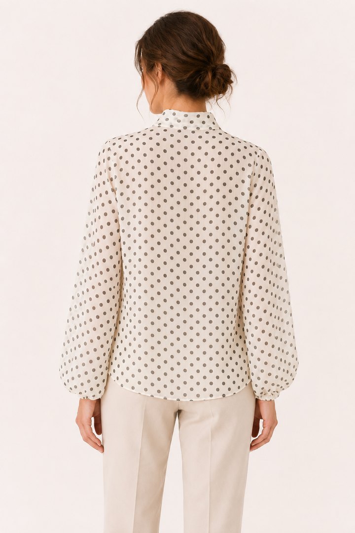 Damesblouse met stippen en lange mouwen, voorzien van een strik - Hannelore