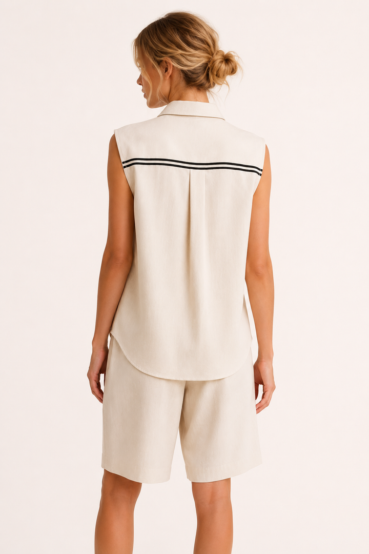 Zomerse tweedelige damesoutfit met mouwloze top en lange short - Serena