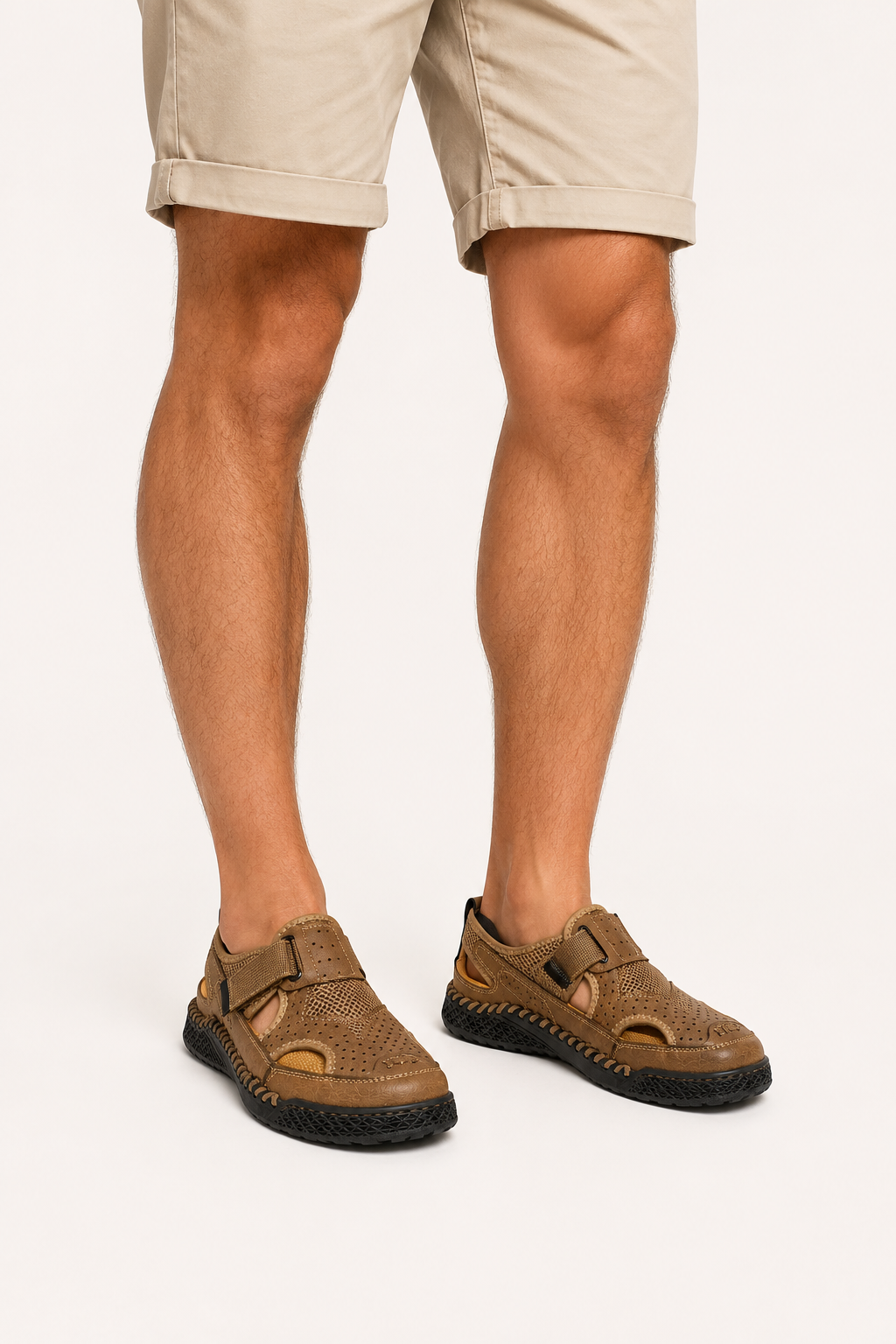 Gesloten herensandalen met perforaties en klittenband - Lorenz
