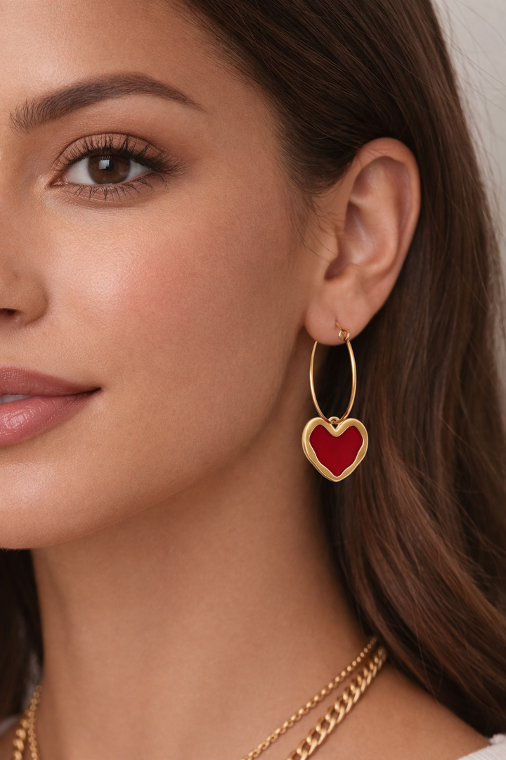 Vrouwen oorbellen met hart hanger en fijne hoepel oorbel