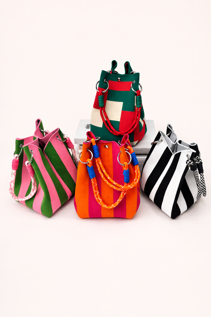 Geweven bucket bag met lentestreepmotief voor de zomer