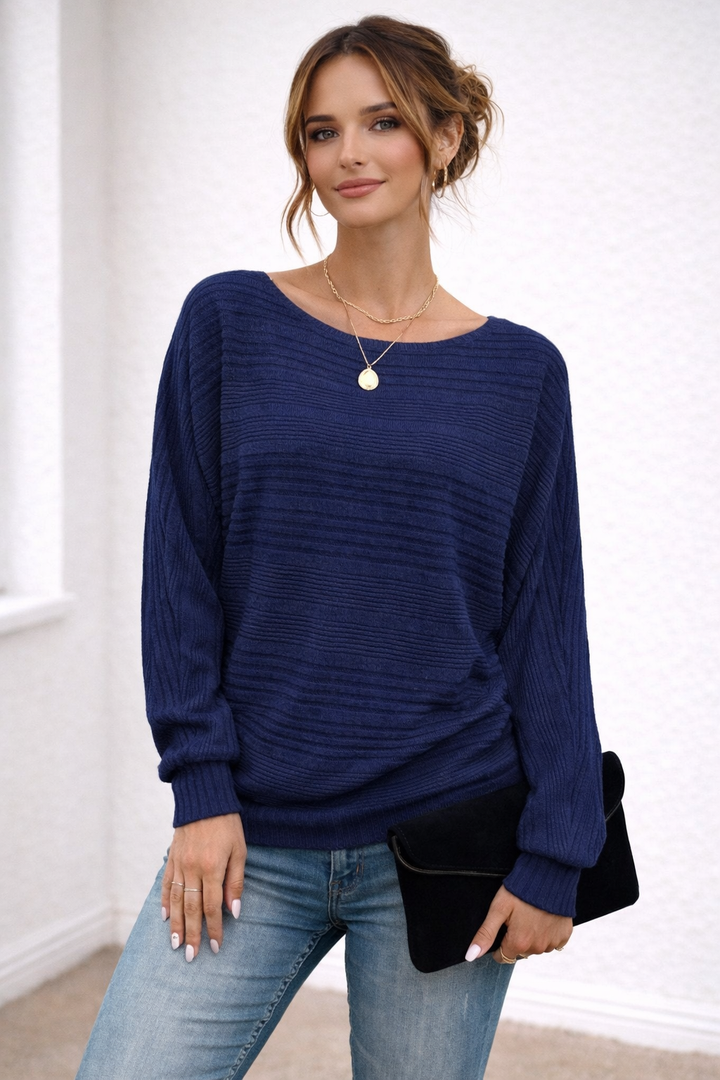 Gebreide damestrui met ronde hals en losse pasvorm - Anniken