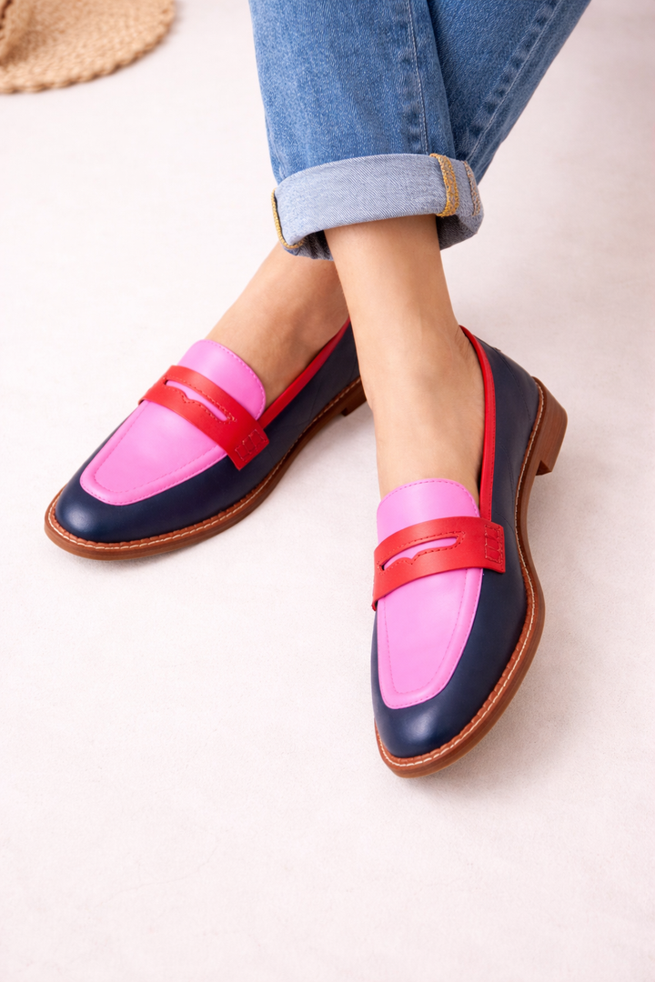 Klassieke dames mocassins met tweekleurig detail aan de voorkant en platte zool - Lurexa
