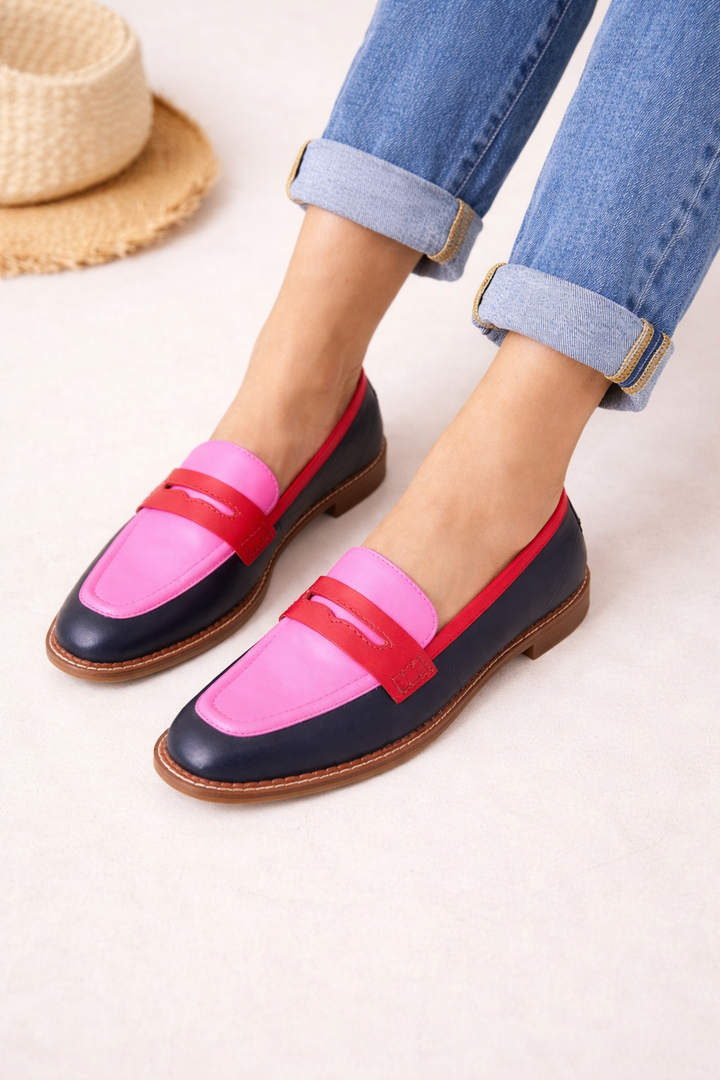 Klassieke dames mocassins met tweekleurig detail aan de voorkant en platte zool - Lurexa