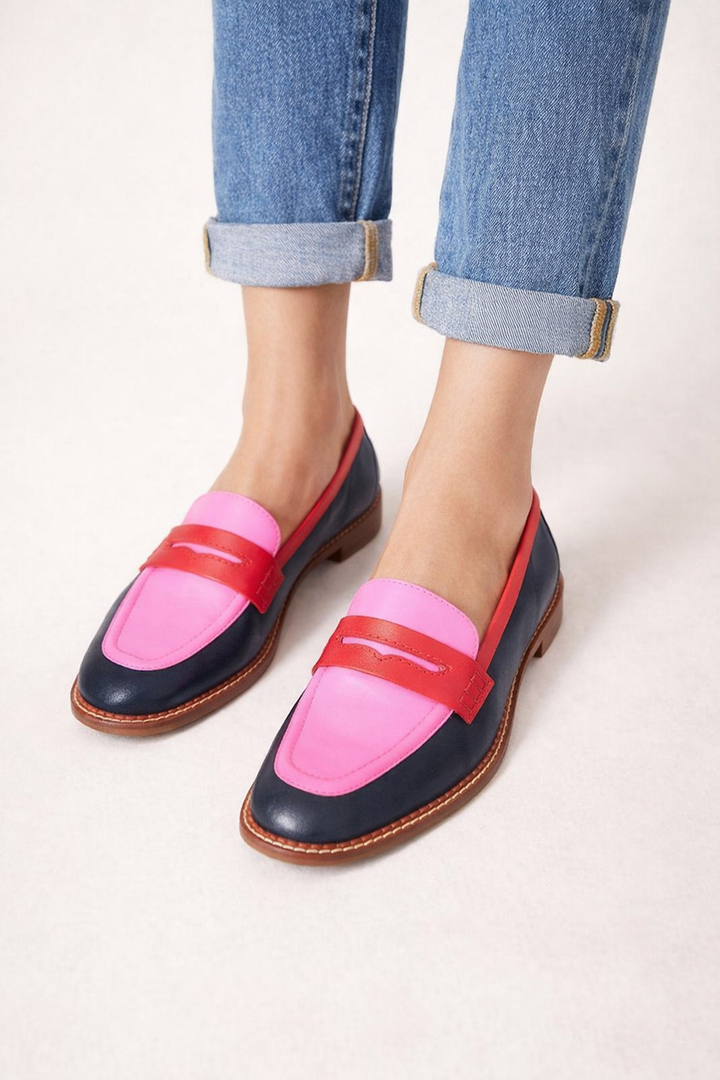Klassieke dames mocassins met tweekleurig detail aan de voorkant en platte zool - Lurexa