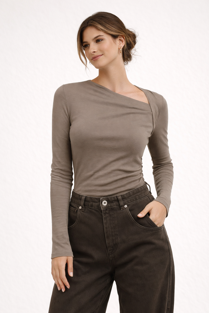 Geribd gebreid T-shirt met asymmetrische halslijn voor dames - Suria