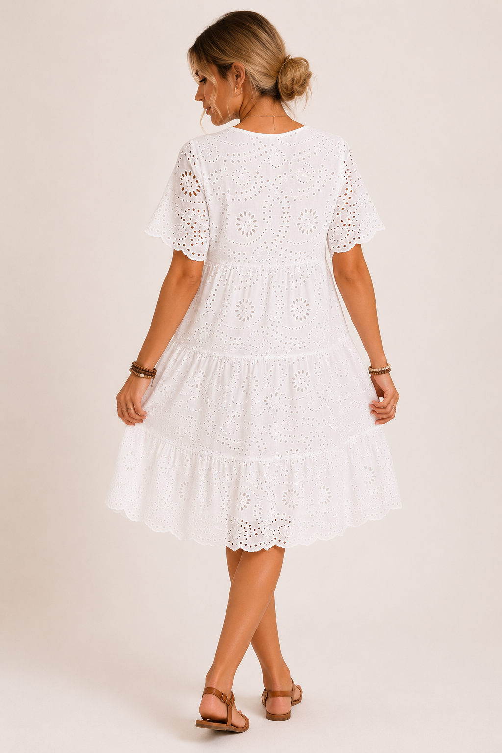 Geborduurde midi-jurk met hoge taille en V-hals - Ferchna