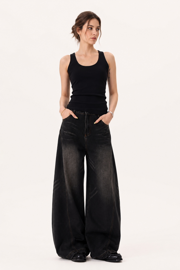 Baggy damesjeans met extra wijde pijpen, gebogen naden en een versleten wassing - Liesel