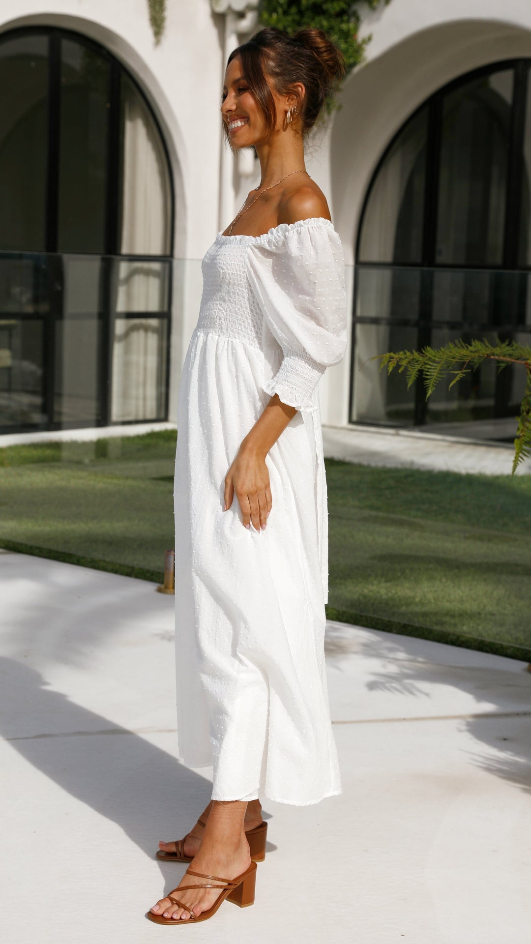 Witte midi-jurk met blote schouders voor dames - Renata