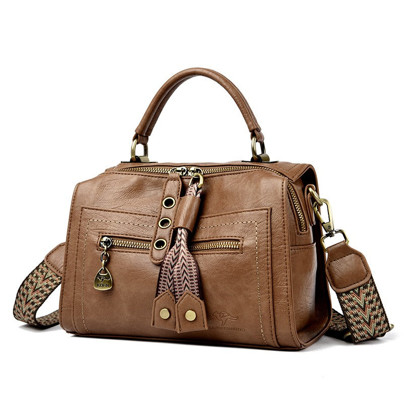 Dames schoudertas van synthetisch leer met metallic details - Juliette