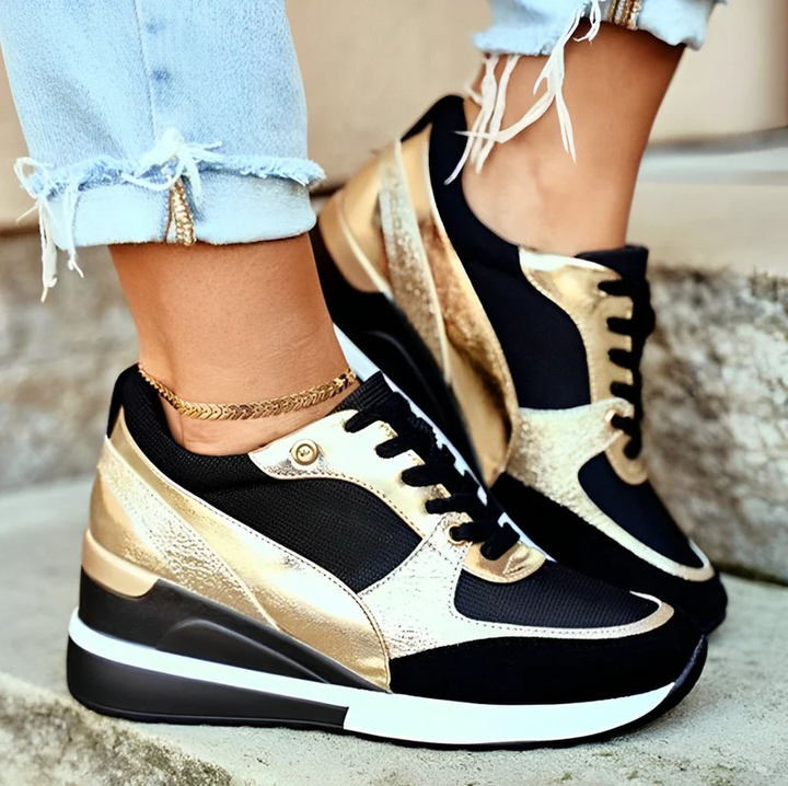 Mozana - sleehak met sportieve vetersluiting