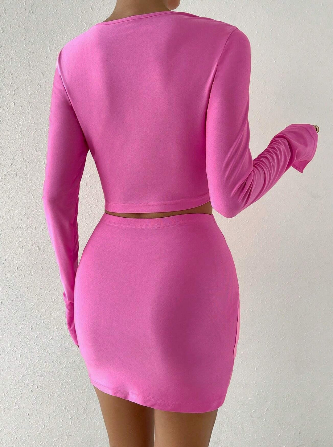 Kesha - Tweedelige set in laag uitgesneden stijl