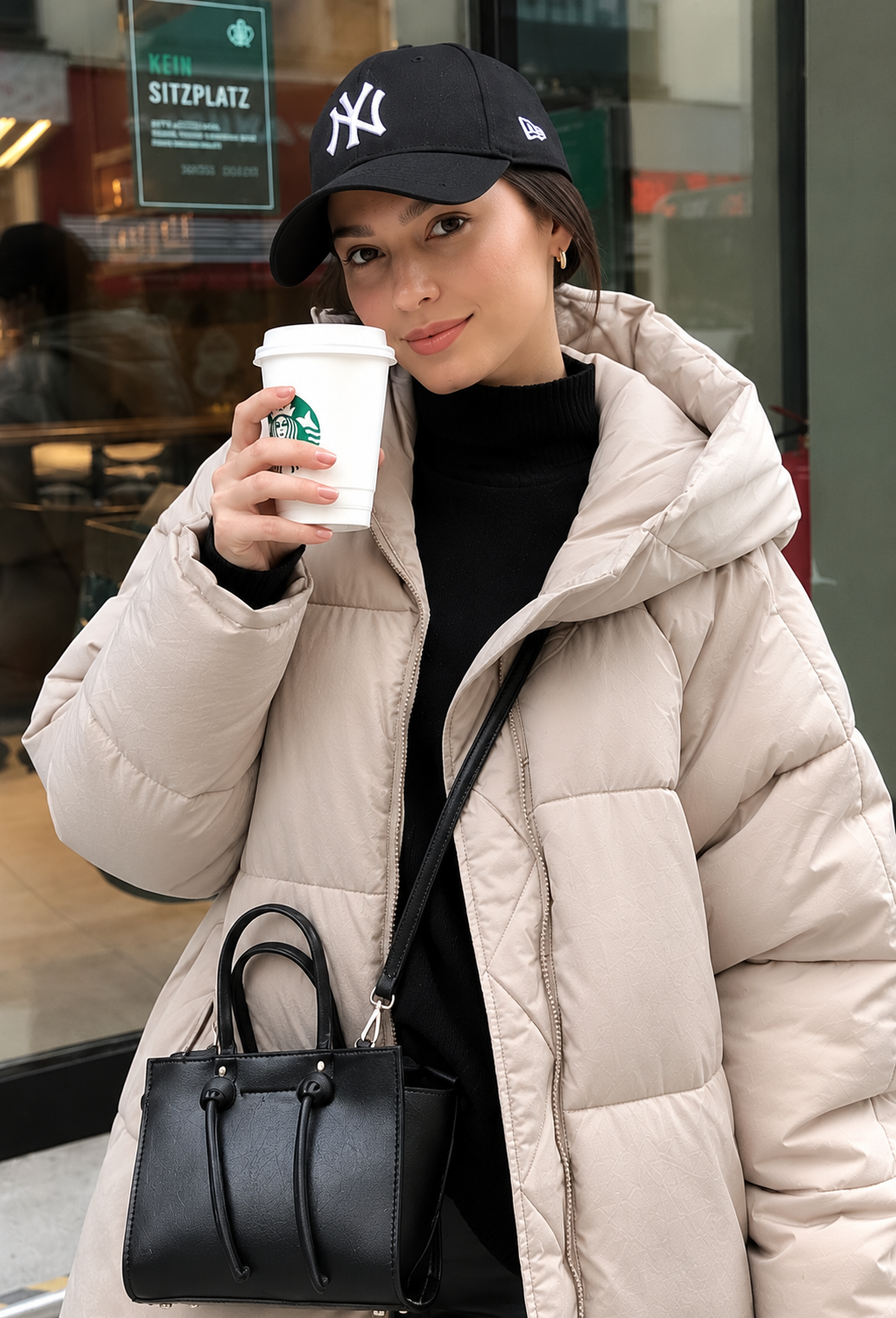 Lange gewatteerde damesjas met capuchon, oversized snit, winter - Odette