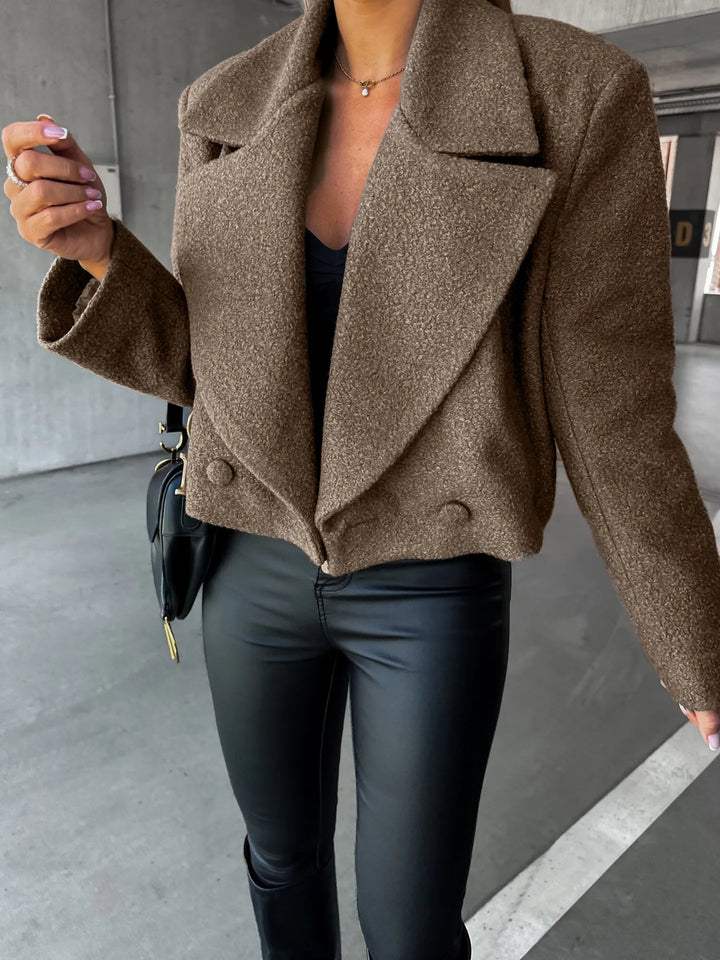 Korte damesjas met revers en oversized pasvorm - Annika