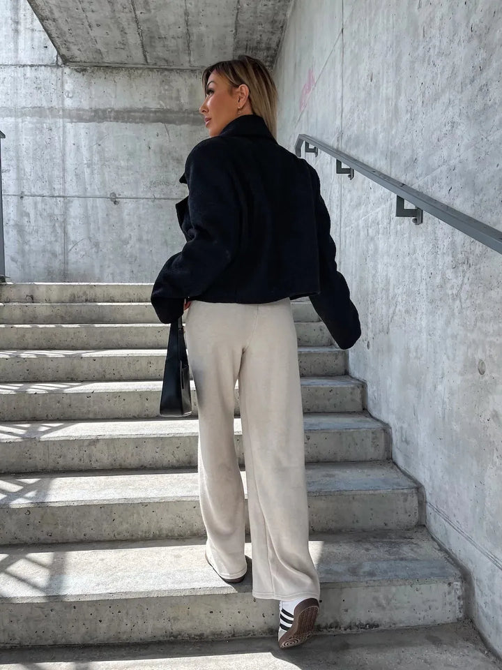 Korte damesjas met revers en oversized pasvorm - Annika