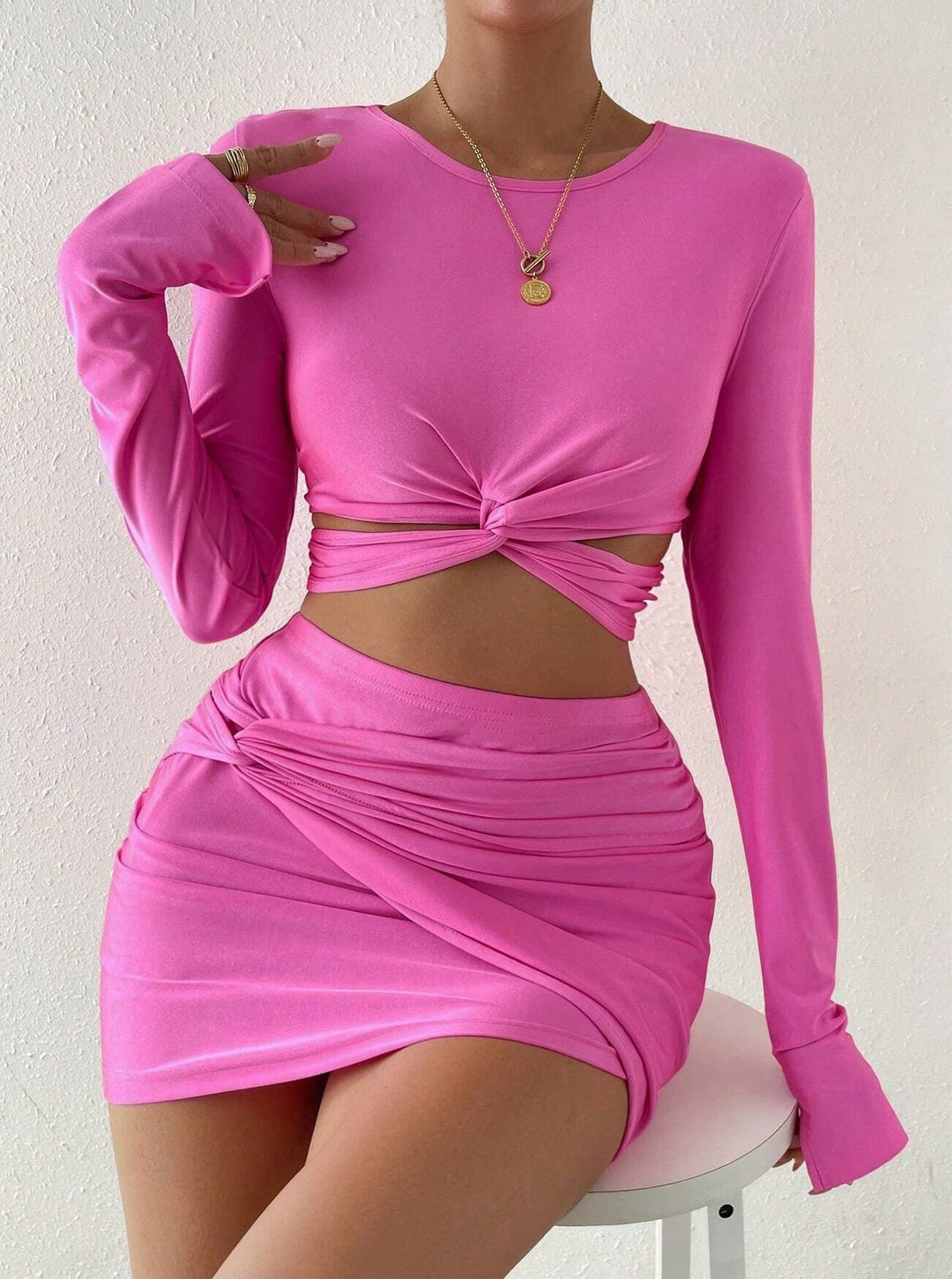 Kesha - Tweedelige set in laag uitgesneden stijl