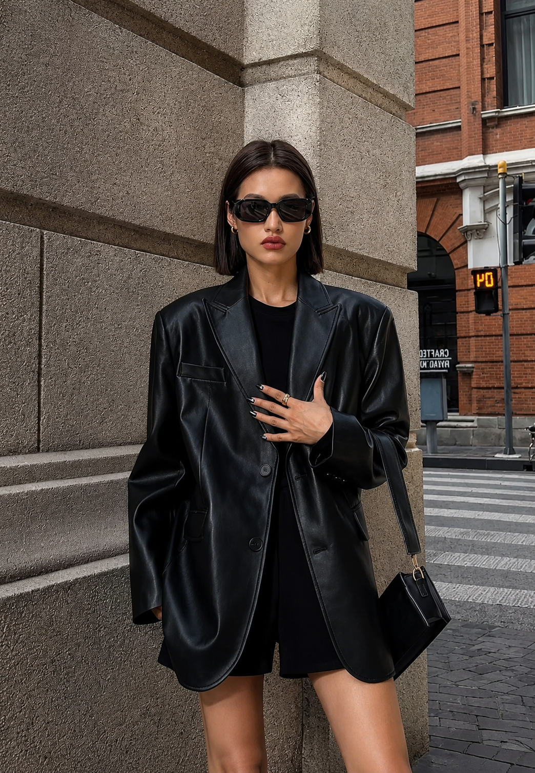 Damesblazer met leerlook, losse pasvorm en reverskraag - Tessa