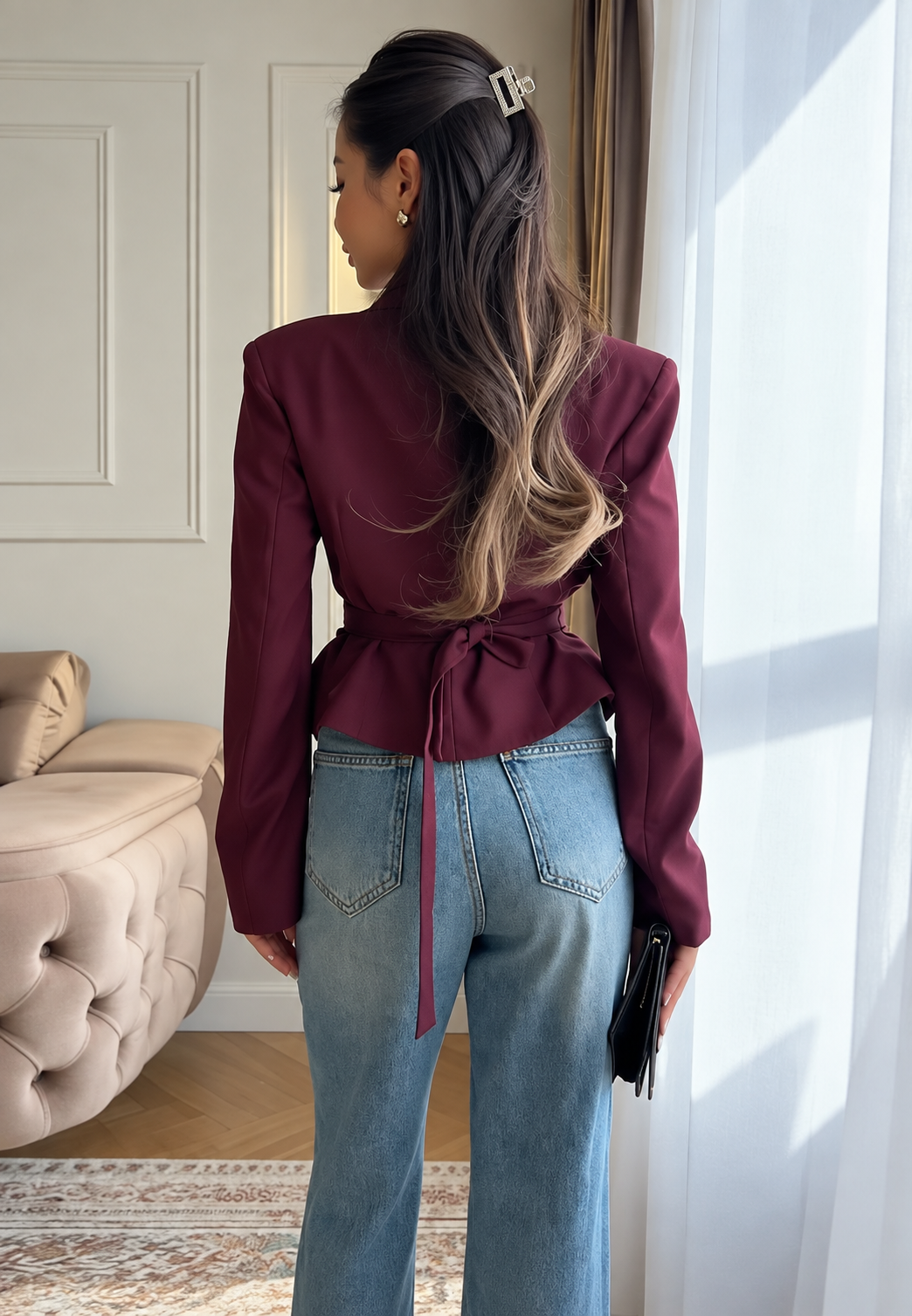 Getailleerde damesblazer met asymmetrische sluiting en schouderstukken - Marlies