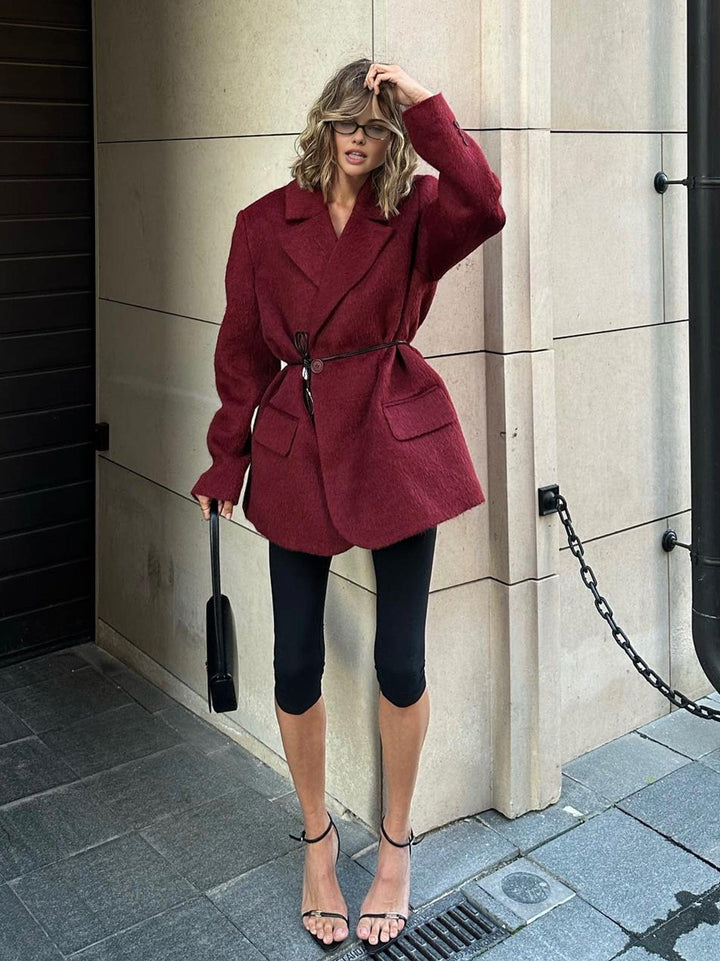 Damesblazer van wol met smalle riem en puntige revers - Ursula