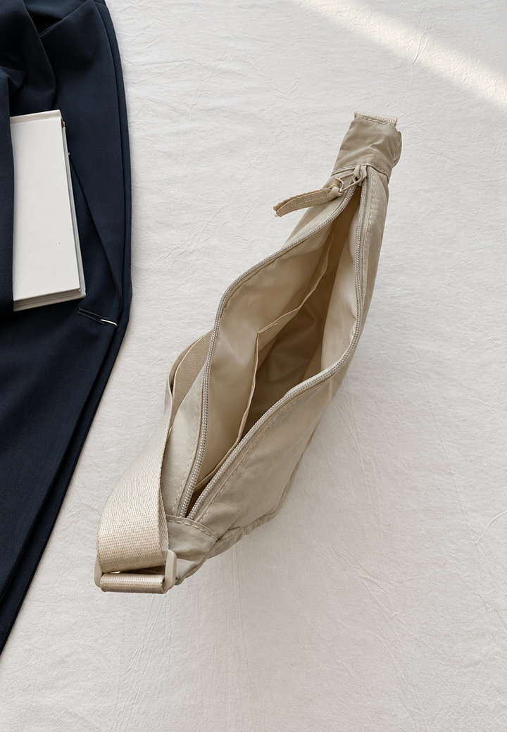 Damesschoudertas van nylon in halve maanvorm met verstelbare riem - Apolline