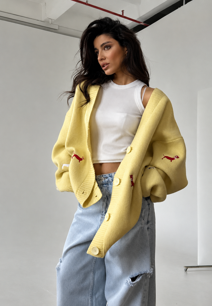 Oversized damesvest met V-hals, knopen en dachshund-motieven - Marlis