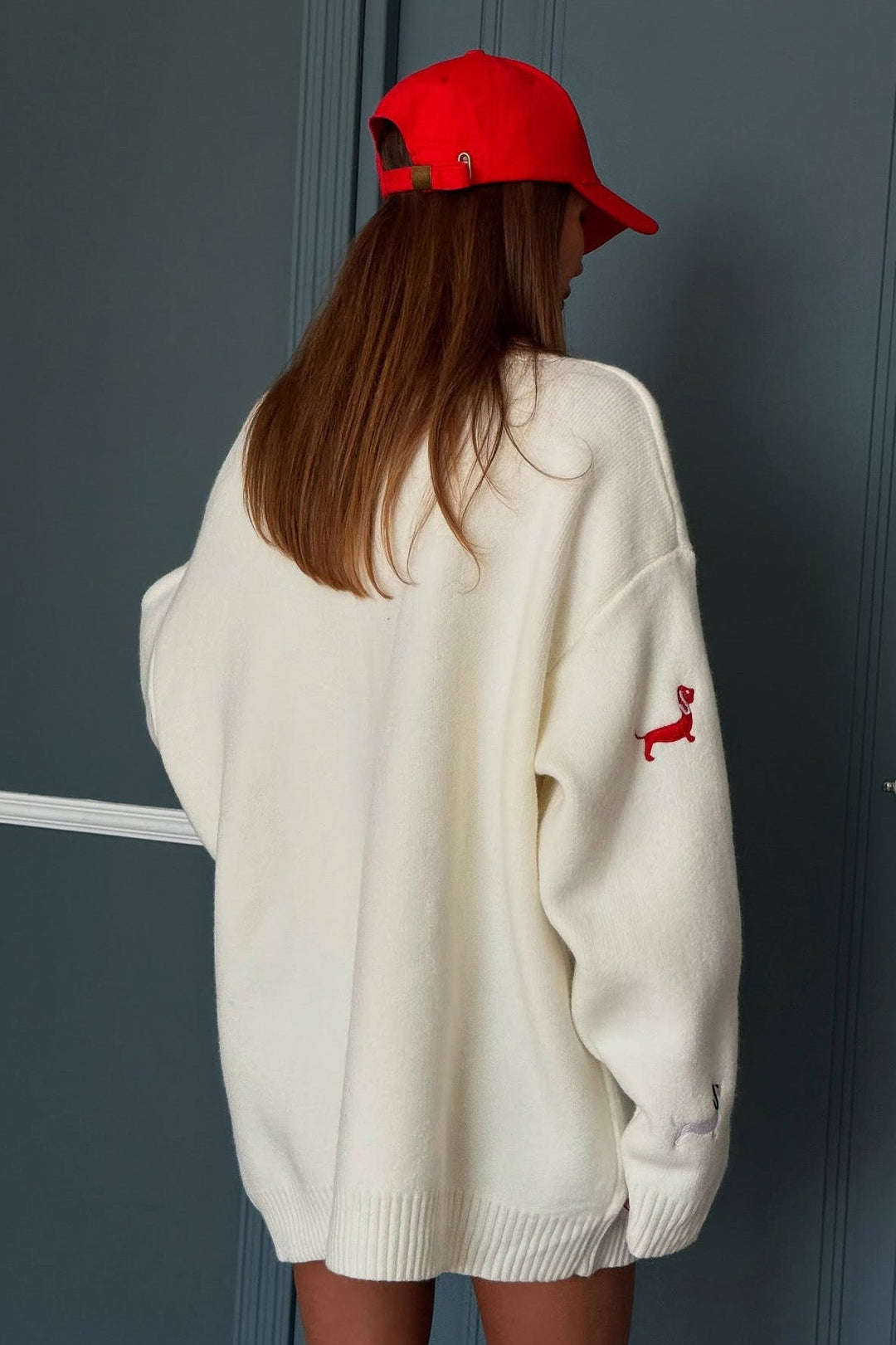 Oversized damesvest met V-hals, knopen en dachshund-motieven - Marlis