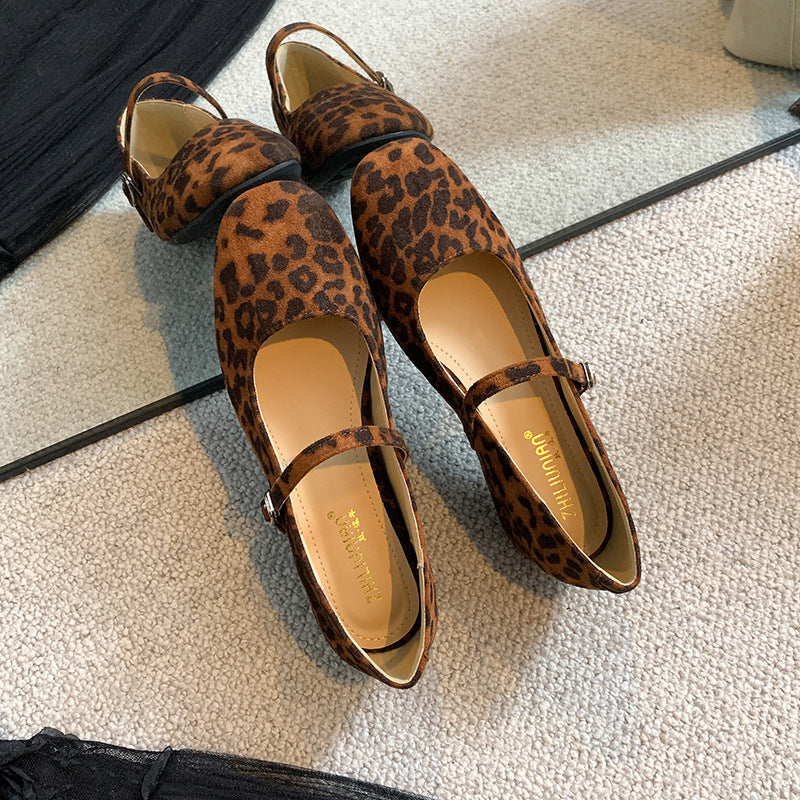 Ballerina pumps met riem en gesp - Tatsuki