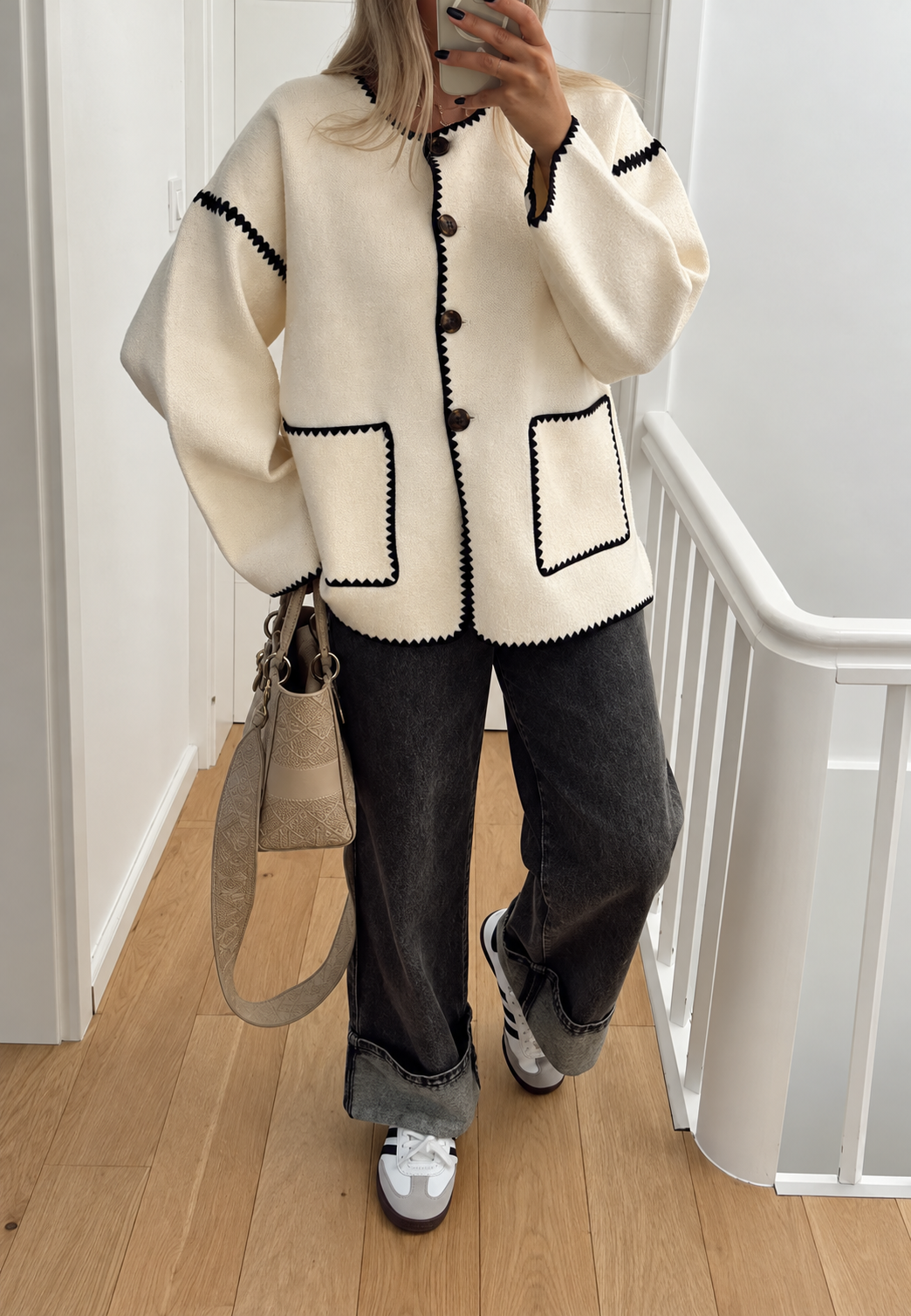 Gebreid damesvest met colourblock en contrastbiezen - Émeline