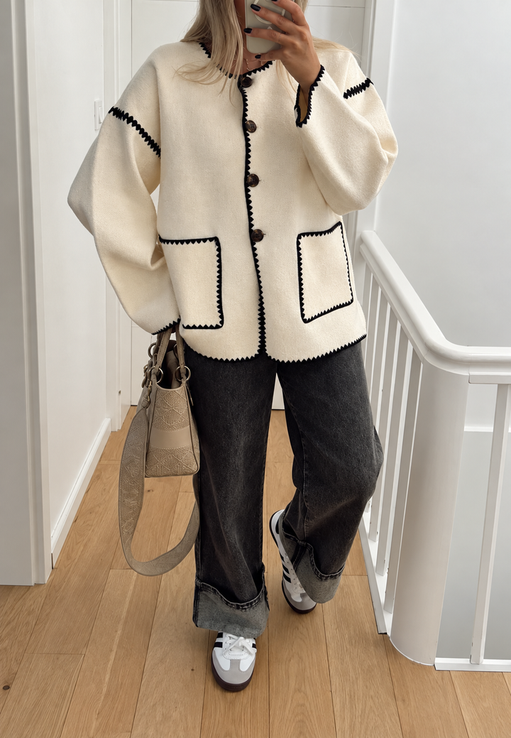 Gebreid damesvest met colourblock en contrastbiezen - Émeline