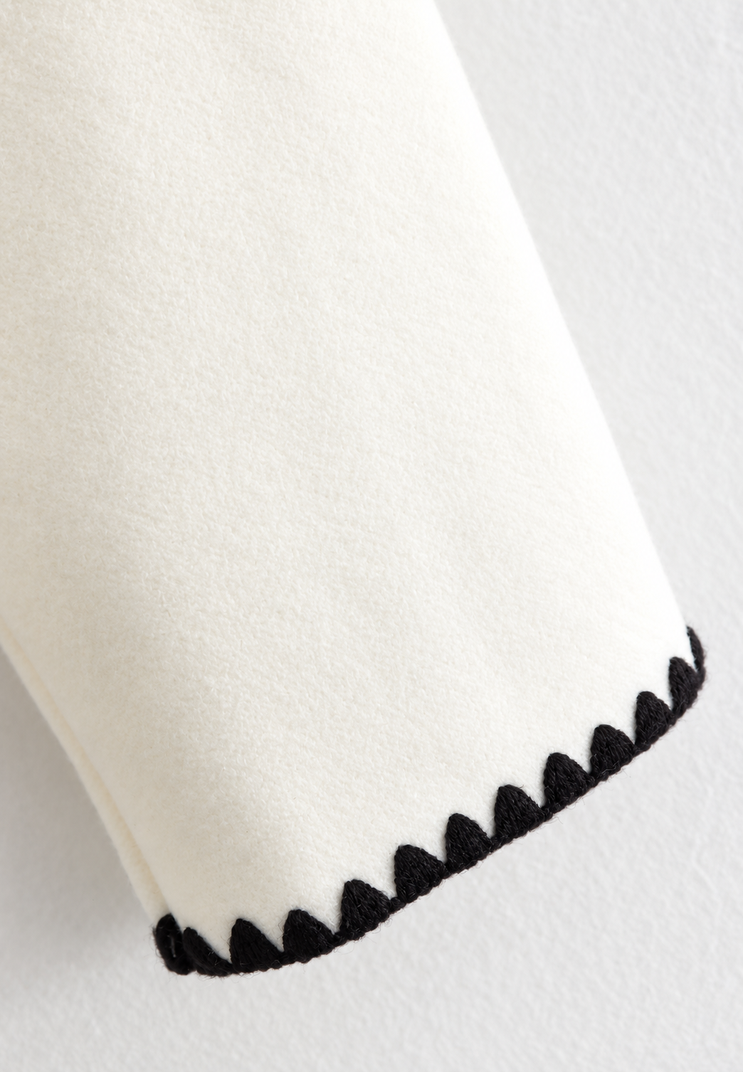 Gebreid damesvest met colourblock en contrastbiezen - Émeline