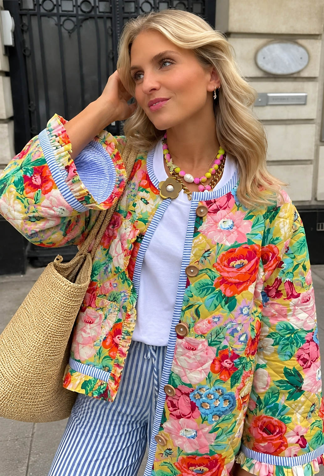 Damesjasje met bloemenprint, uitlopende snit, ruitwattering en volants - Clotilde