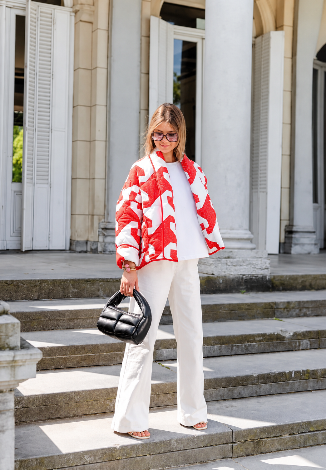 Gewatteerd damesjasje in kimonostijl met abstracte geometrische print - Madelon